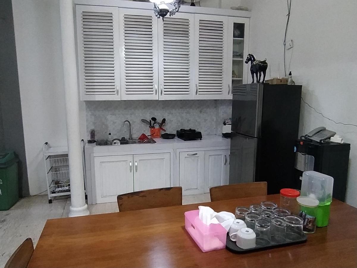 House Of Kadipaten ยอกยาการ์ตา ภายนอก รูปภาพ