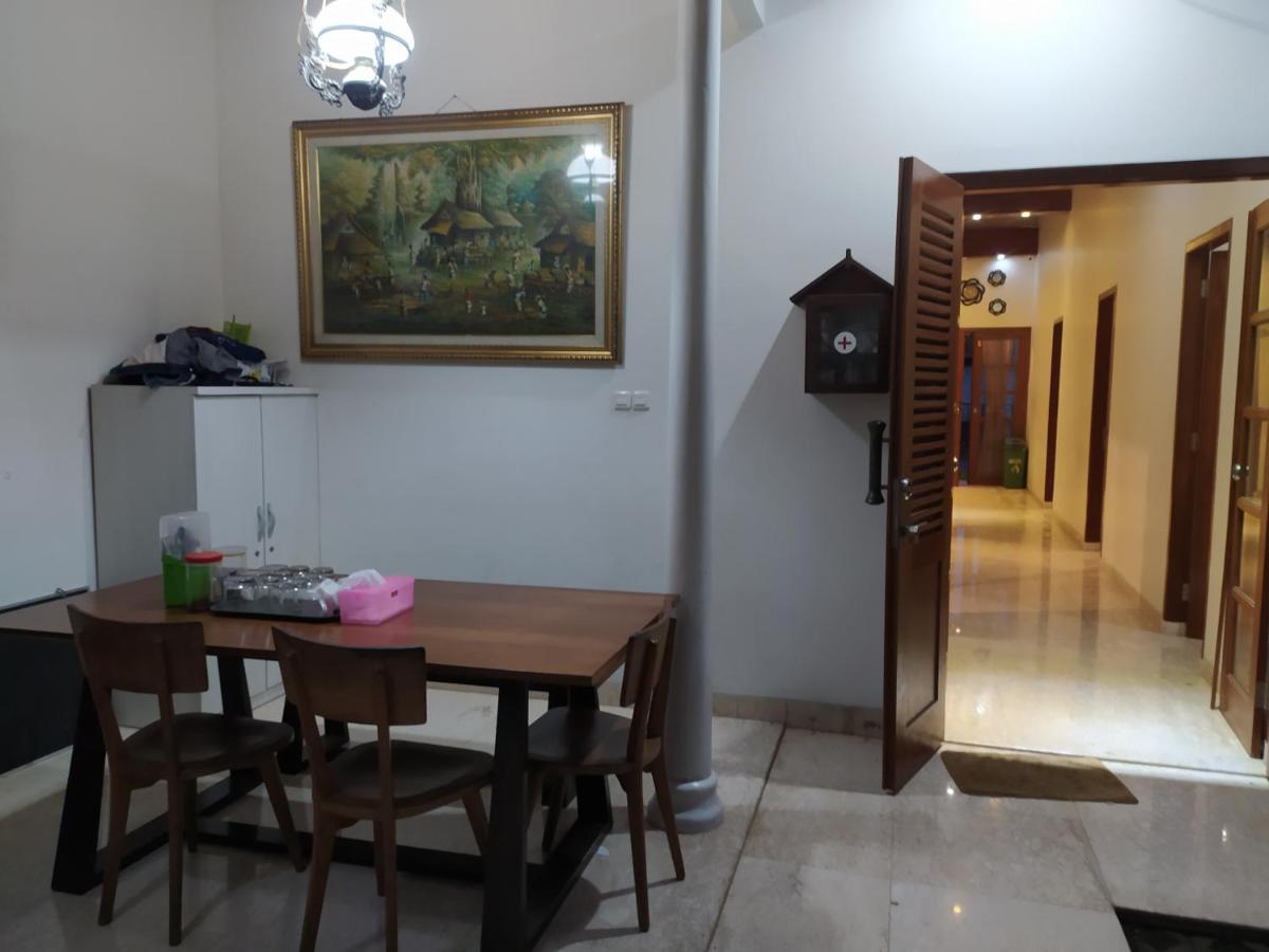 House Of Kadipaten ยอกยาการ์ตา ภายนอก รูปภาพ